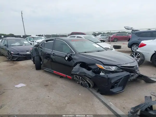4T1B11HK0KU686050 2019 TOYOTA CAMRY - Image 1