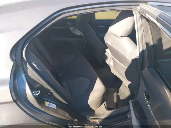 4T1B11HK0KU695573 2019 TOYOTA CAMRY - Image 8