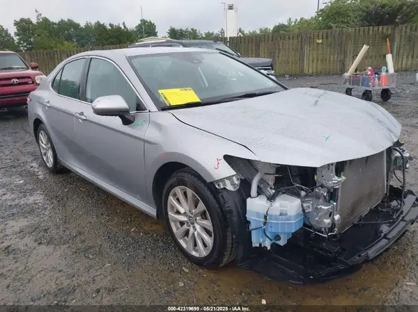 4T1B11HK0KU698215 2019 TOYOTA CAMRY - Image 1