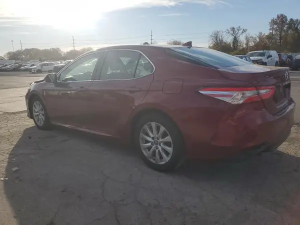 4T1B11HK0KU702442 2019 TOYOTA CAMRY - Image 2