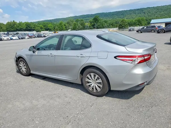 4T1B11HK0KU702926 2019 TOYOTA CAMRY - Image 2