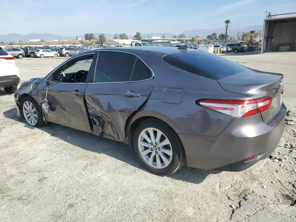 4T1B11HK0KU704398 2019 TOYOTA CAMRY - Image 2