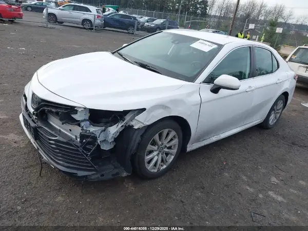 4T1B11HK0KU711187 2019 TOYOTA CAMRY - Image 2