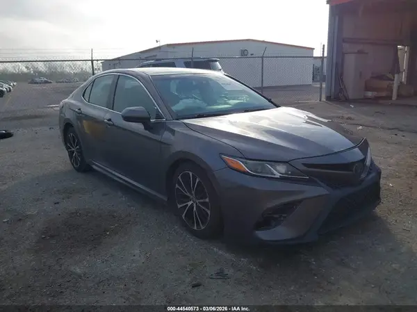 4T1B11HK0KU716647 2019 TOYOTA CAMRY - Image 1