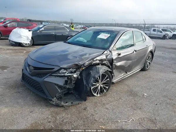 4T1B11HK0KU716647 2019 TOYOTA CAMRY - Image 2