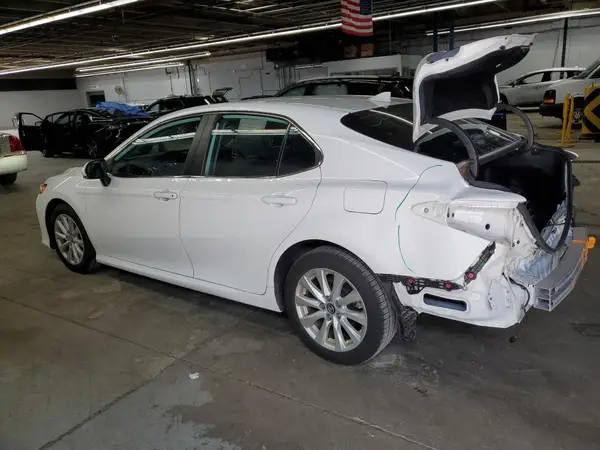 4T1B11HK0KU717524 2019 TOYOTA CAMRY - Image 2