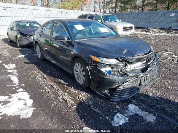 4T1B11HK0KU723386 2019 TOYOTA CAMRY - Image 1