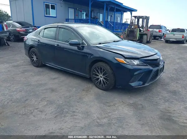 4T1B11HK0KU726174 2019 TOYOTA CAMRY - Image 1