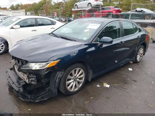 4T1B11HK0KU739023 2019 TOYOTA CAMRY - Image 2