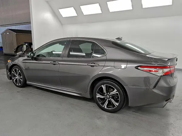 4T1B11HK0KU739328 2019 TOYOTA CAMRY - Image 2