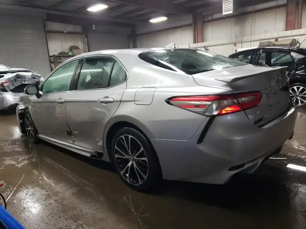 4T1B11HK0KU739975 2019 TOYOTA CAMRY - Image 2