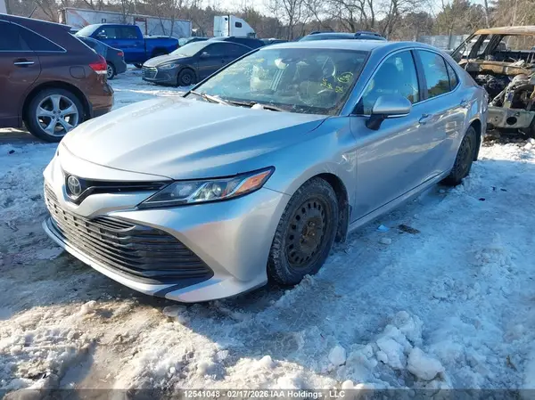 4T1B11HK0KU740575 2019 TOYOTA CAMRY - Image 2
