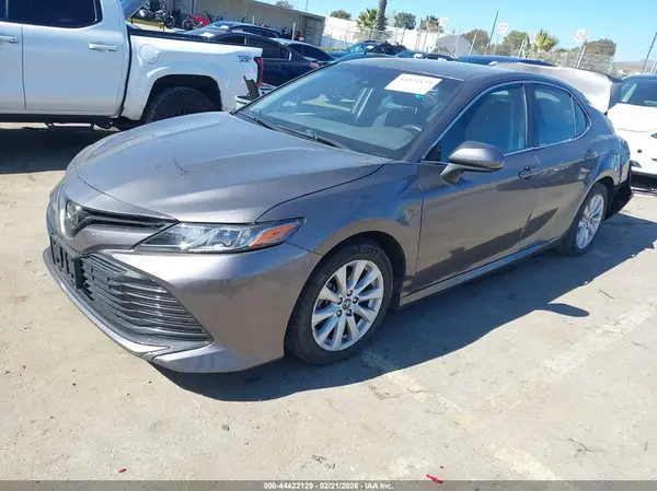 4T1B11HK0KU740690 2019 TOYOTA CAMRY - Image 2