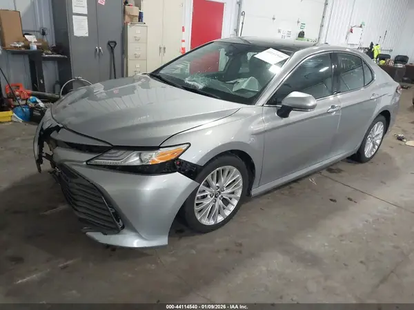 4T1B11HK0KU741970 2019 TOYOTA CAMRY - Image 2