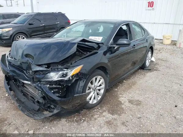4T1B11HK0KU743637 2019 TOYOTA CAMRY - Image 2