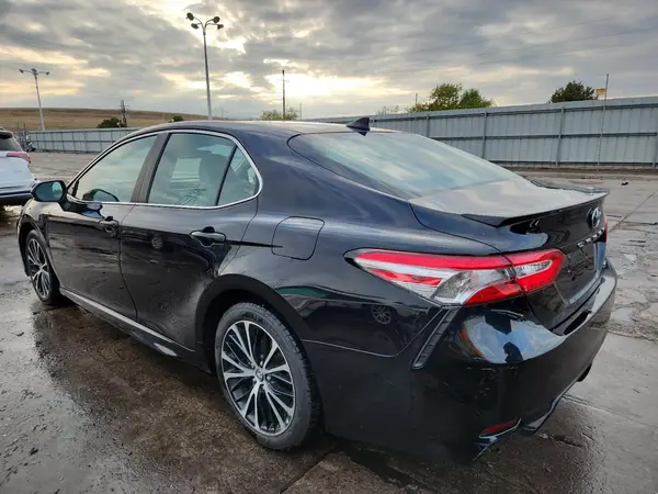 4T1B11HK0KU746649 2019 TOYOTA CAMRY - Image 2