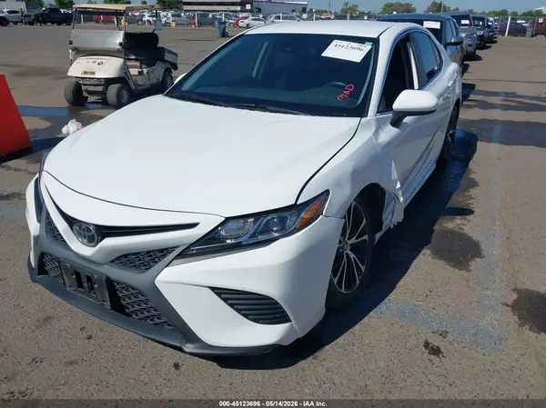 4T1B11HK0KU748661 2019 TOYOTA CAMRY - Image 2