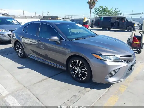 4T1B11HK0KU751964 2019 TOYOTA CAMRY - Image 1