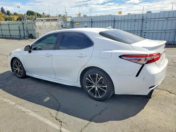 4T1B11HK0KU753651 2019 TOYOTA CAMRY - Image 2