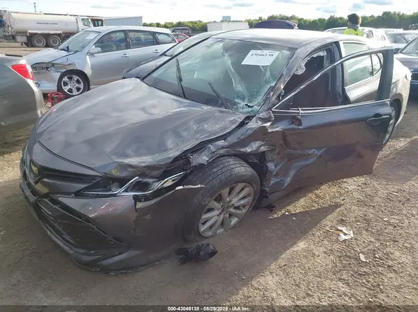 4T1B11HK0KU754606 2019 TOYOTA CAMRY - Image 2