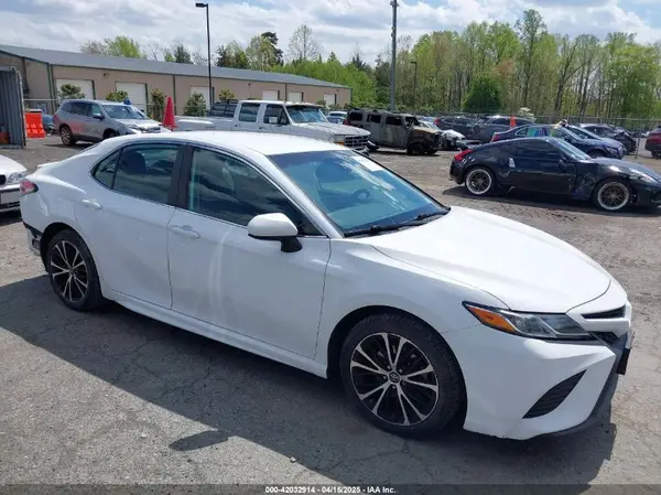 4T1B11HK0KU754797 2019 TOYOTA CAMRY - Image 1