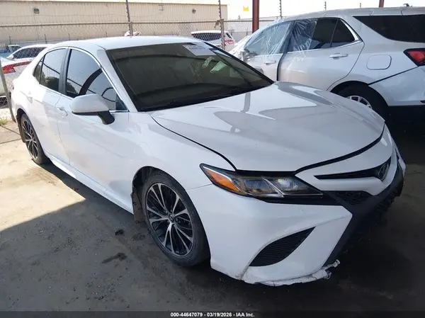 4T1B11HK0KU758624 2019 TOYOTA CAMRY - Image 1