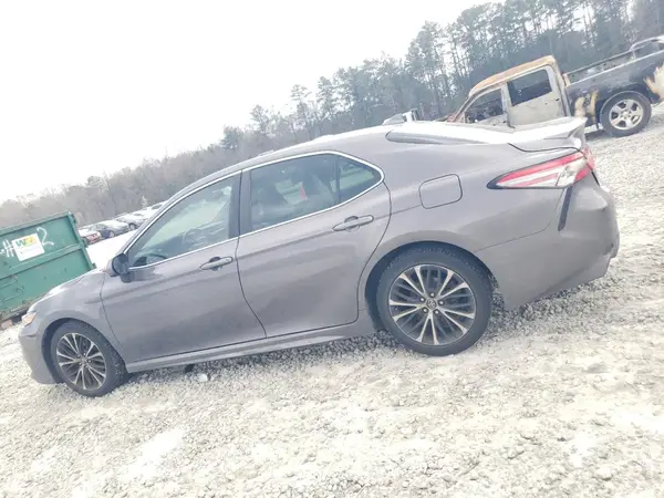 4T1B11HK0KU758929 2019 TOYOTA CAMRY - Image 2