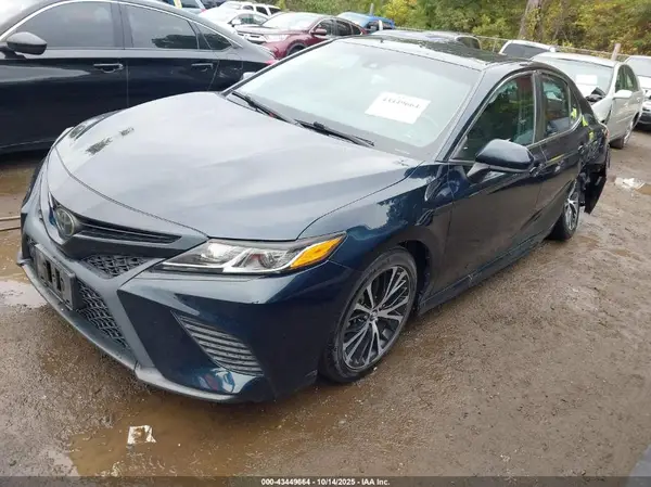4T1B11HK0KU760549 2019 TOYOTA CAMRY - Image 2