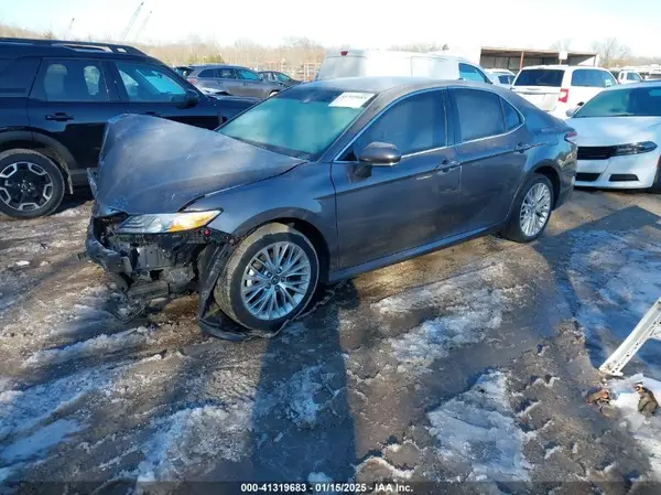 4T1B11HK0KU761295 2019 TOYOTA CAMRY - Image 2