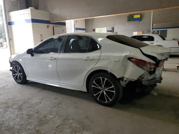 4T1B11HK0KU765069 2019 TOYOTA CAMRY - Image 2