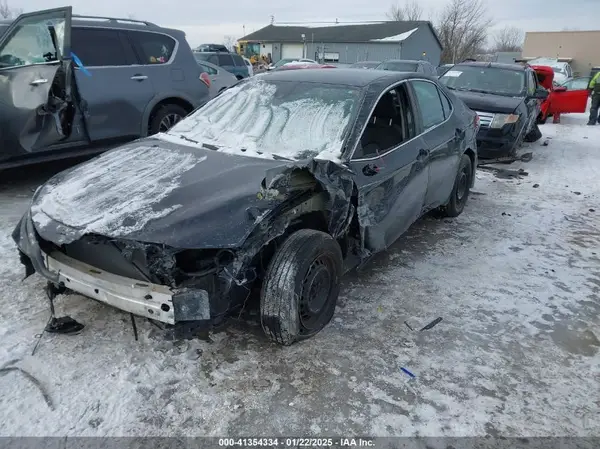 4T1B11HK0KU768148 2019 TOYOTA CAMRY - Image 2