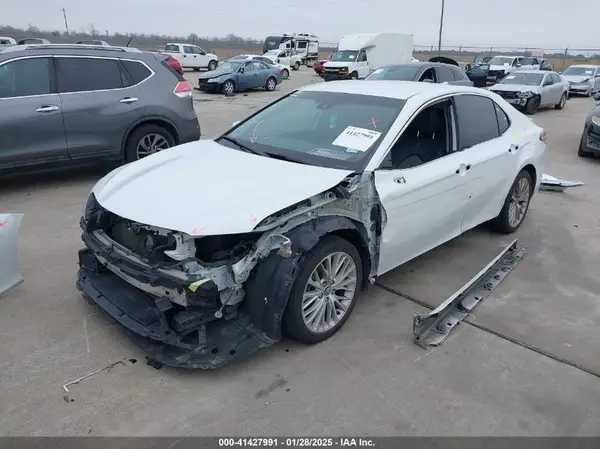 4T1B11HK0KU768473 2019 TOYOTA CAMRY - Image 2