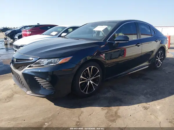 4T1B11HK0KU769817 2019 TOYOTA CAMRY - Image 2