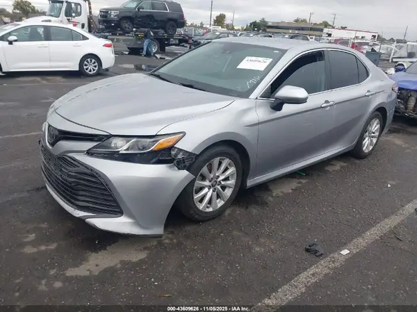 4T1B11HK0KU770157 2019 TOYOTA CAMRY - Image 2