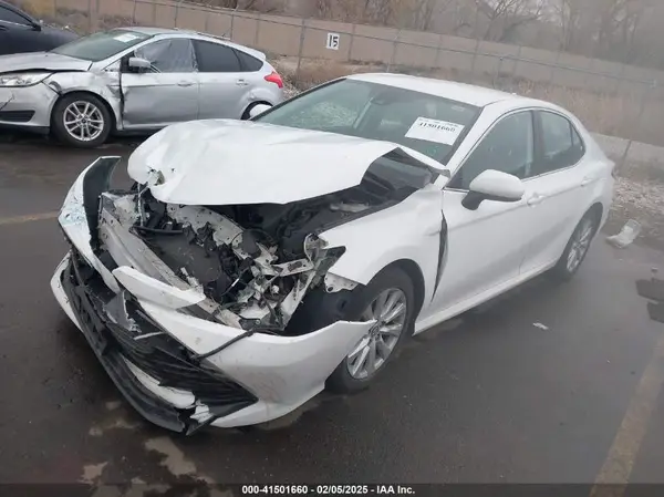 4T1B11HK0KU770658 2019 TOYOTA CAMRY - Image 2