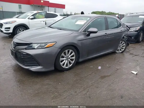 4T1B11HK0KU781675 2019 TOYOTA CAMRY - Image 2