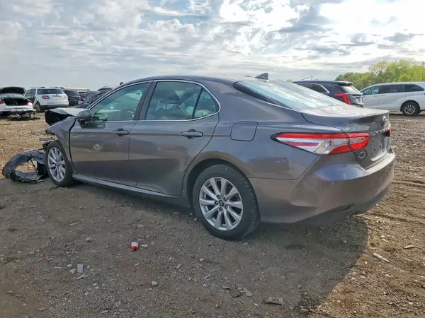 4T1B11HK0KU786181 2019 TOYOTA CAMRY - Image 2