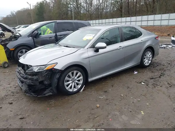 4T1B11HK0KU786388 2019 TOYOTA CAMRY - Image 2