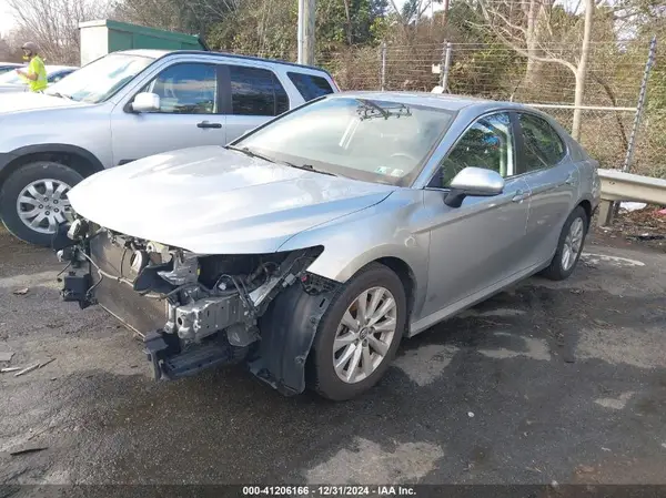 4T1B11HK0KU791767 2019 TOYOTA CAMRY - Image 2