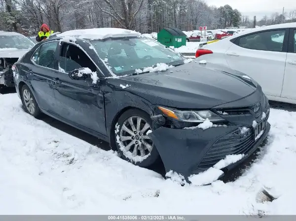 4T1B11HK0KU792725 2019 TOYOTA CAMRY - Image 1
