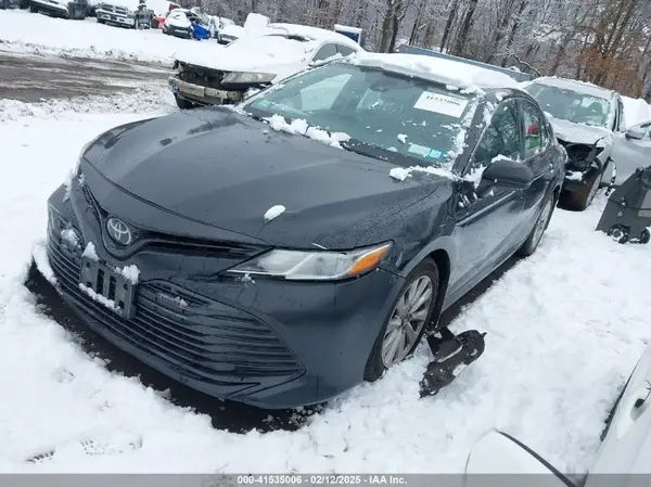 4T1B11HK0KU792725 2019 TOYOTA CAMRY - Image 2
