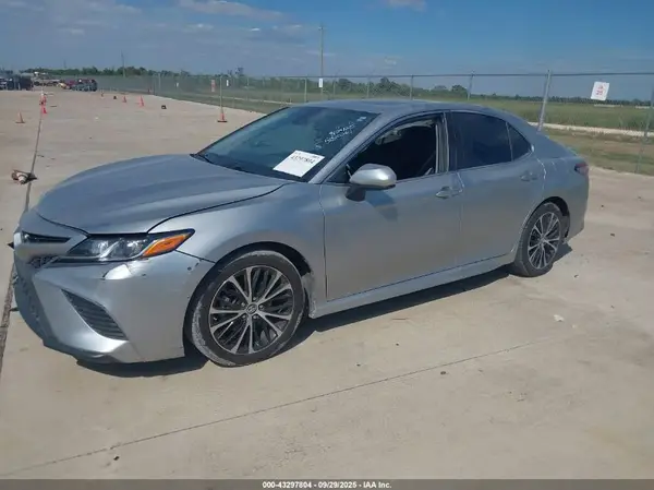 4T1B11HK0KU797424 2019 TOYOTA CAMRY - Image 2