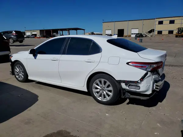 4T1B11HK0KU799688 2019 TOYOTA CAMRY - Image 2