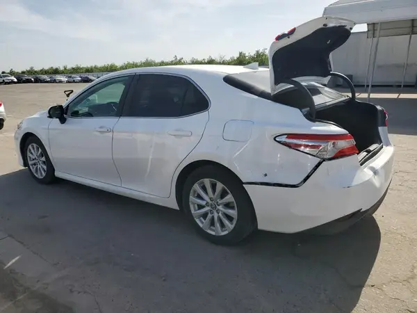 4T1B11HK0KU801486 2019 TOYOTA CAMRY - Image 2