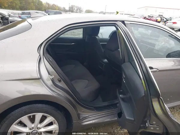 4T1B11HK0KU802265 2019 TOYOTA CAMRY - Image 8
