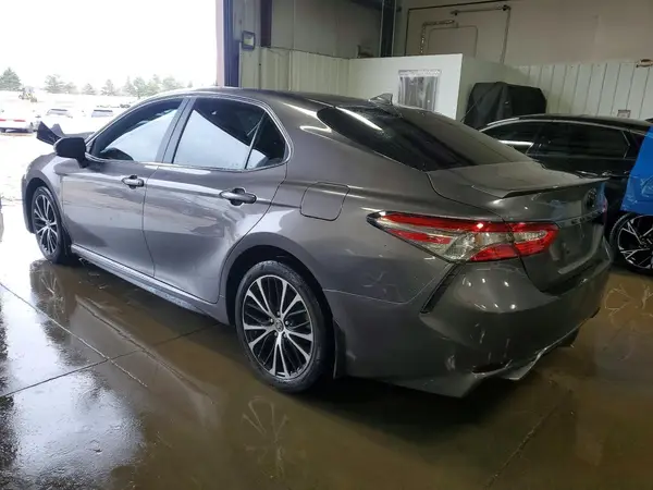 4T1B11HK0KU805585 2019 TOYOTA CAMRY - Image 2