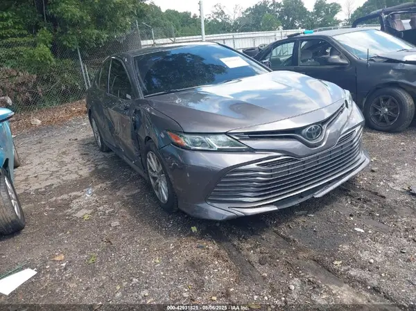 4T1B11HK0KU805750 2019 TOYOTA CAMRY - Image 1