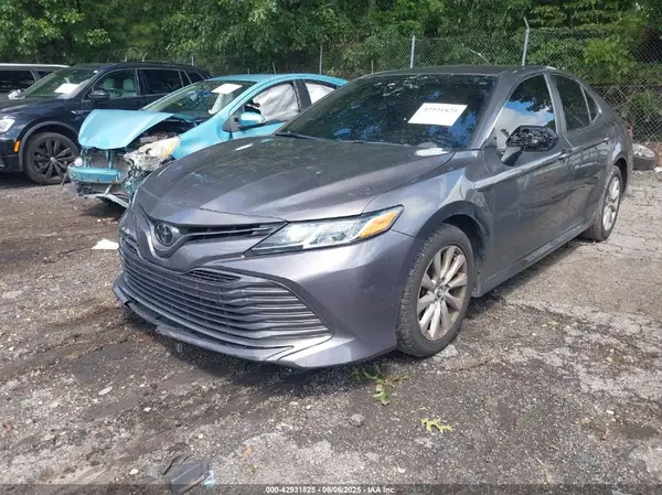 4T1B11HK0KU805750 2019 TOYOTA CAMRY - Image 2