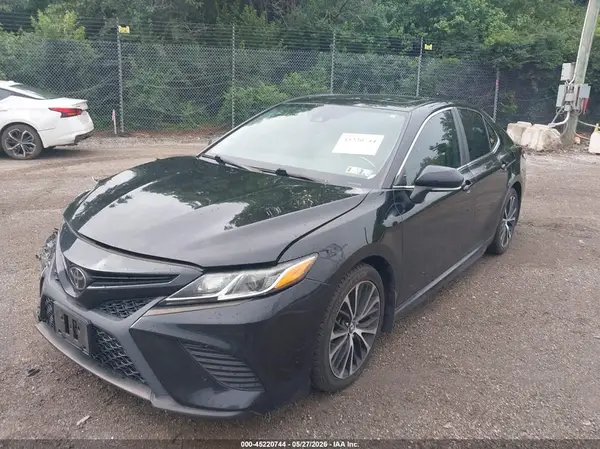 4T1B11HK0KU806719 2019 TOYOTA CAMRY - Image 2