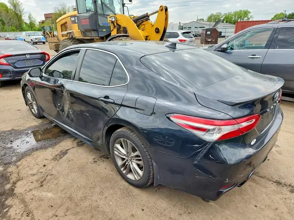 4T1B11HK0KU808874 2019 TOYOTA CAMRY - Image 2